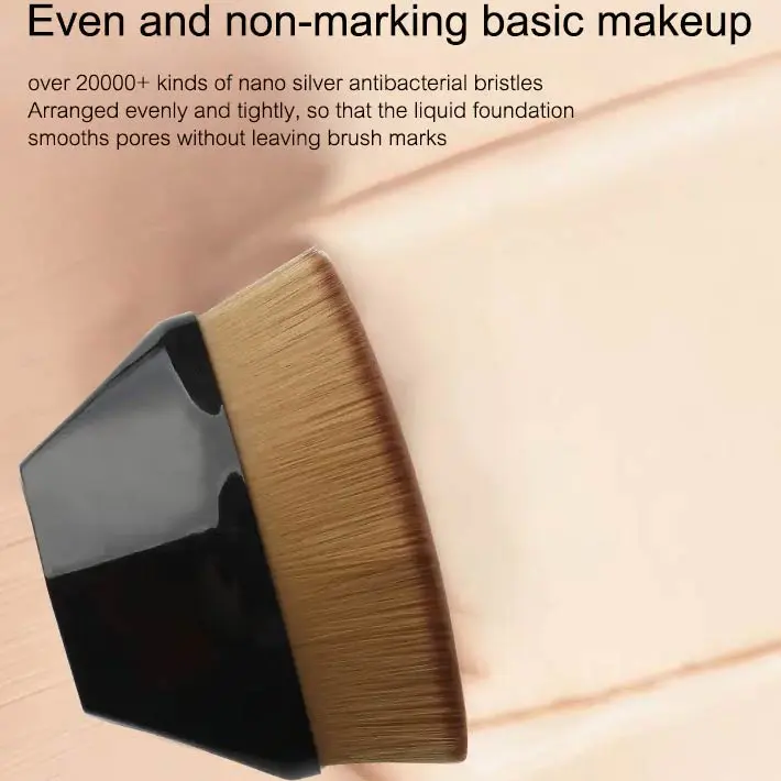 Pinceaux de maquillage abordables pour le visage en forme de pétale