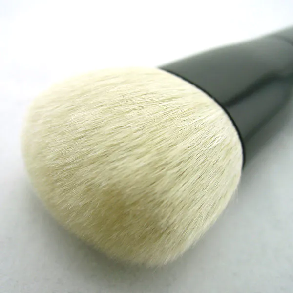 sp powder brush with super fine tips Suprabeauty